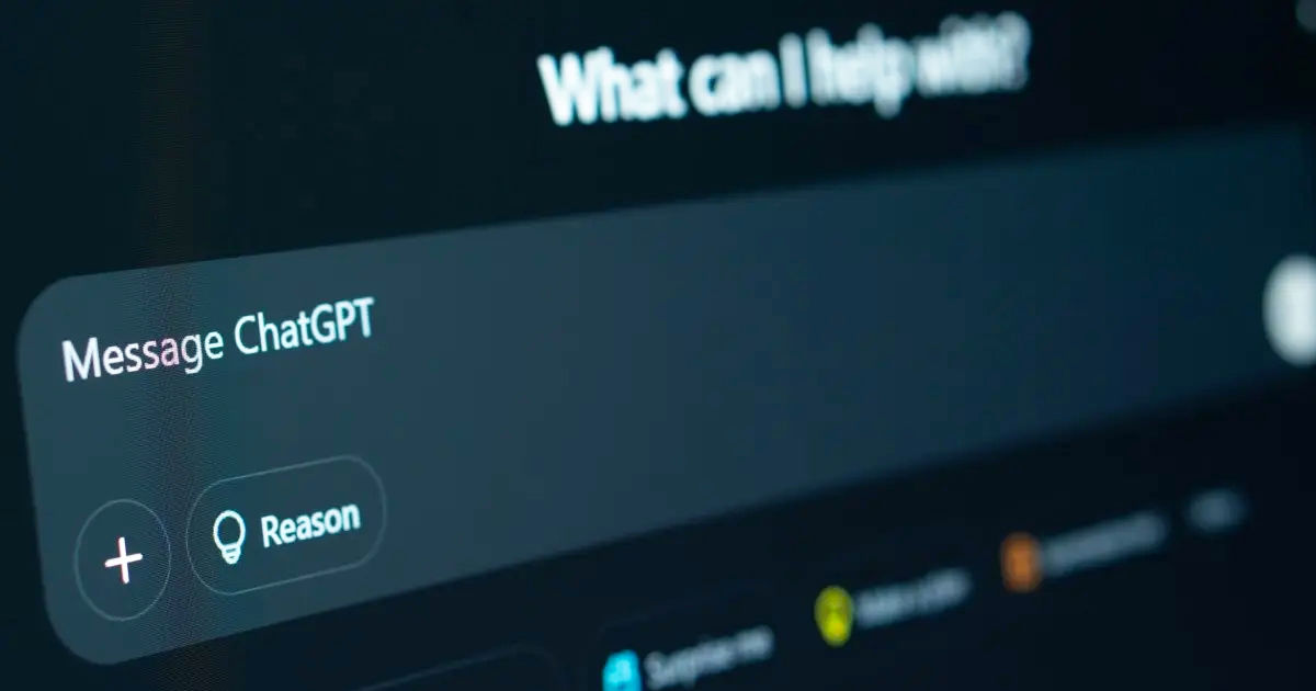 Utilizatorii ChatGPT au determinat OpenAI să schimbe stilul de comunicare al botului.