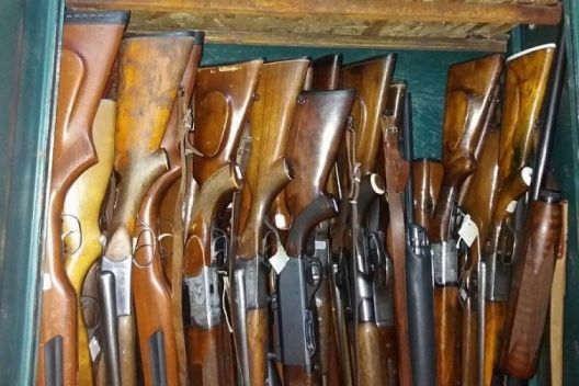  Незаконные действия с оружием могут привести к ограничению права владения оружием на срок до 5 лет. Фото: politia.md.