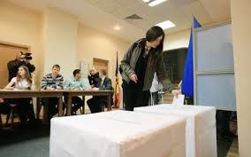 Până la ora 18:30, la urnele de vot s-au prezentat 764.323 de alegători. Foto: adevarul.ro