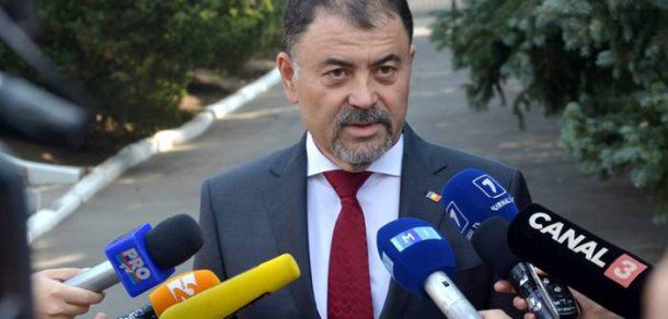 Deputații Fracțiunii parlamentare a PCRM, au elaborat proiectul moţiunii simple asupra activităţii ministrului apărării, Anatol Șalaru.