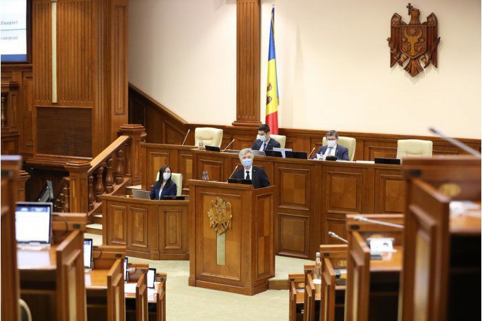 Парламент пересмотрел налоговую и таможенную политику на 2022 год.