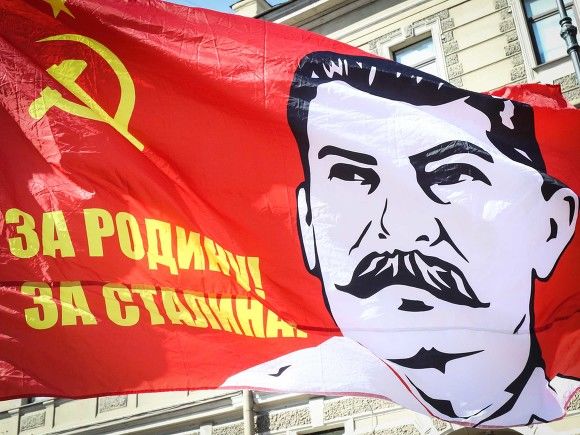 Европарламент одобрил резолюцию, которая осуждает "сталинизм, нацизм".