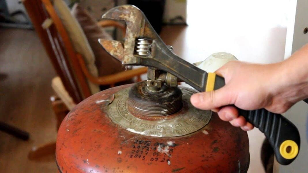 O butelie de gaz a explodat în raionul Anenii Noi: Doi bătrâni au fost răniți.