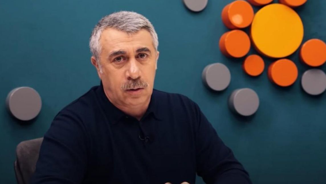 Комаровский рассказал, можно ли прививаться при простуде или бронхите.