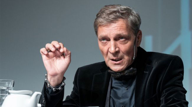 Телеведущий Александр Невзоров.