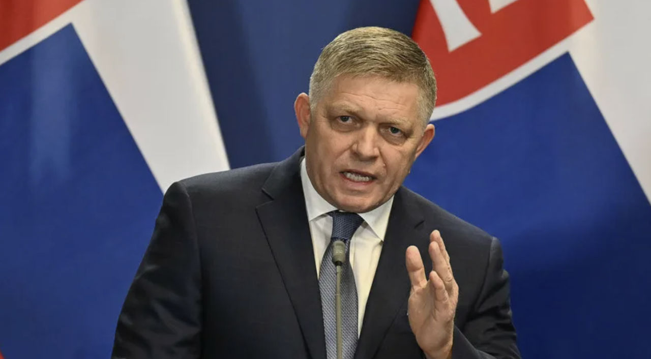 Фицо угрожает Украине остановкой поставок электроэнергии с понедельника