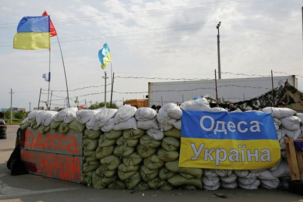 Саакашвили снял блокпосты на въезде в Одессу.