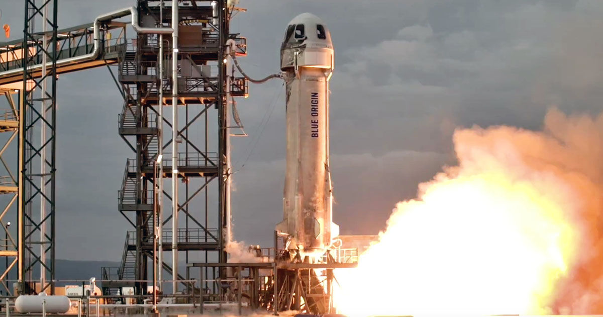 Корабль Blue Origin совершил полет с туристами к границе космоса.
