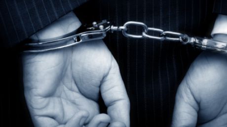 Poliţist condamnat pentru tortură: A abuzat un minor pe malul iazului