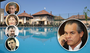 Vilele din cartierul Pipera din suburbia Bucureştiului costă mai bine de 300 de mii de euro şi că ar fi fost cumpărate pentru cei patru liberali de către deputatul PD, Vladimir Plahotniuc.