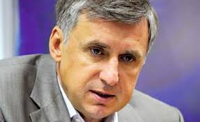 Menţionăm că Preşedintele Parlamentului, Marian Lupu, a fost revocat din funcţia deţinută. Pentru demiterea lui au votat 76 de deputaţi.