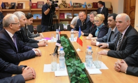 La Bălți, Ambasadorul Muhametșin a mai spus că Rusia are de gând să-și extindă legăturile culturale și umanitare în Moldova.