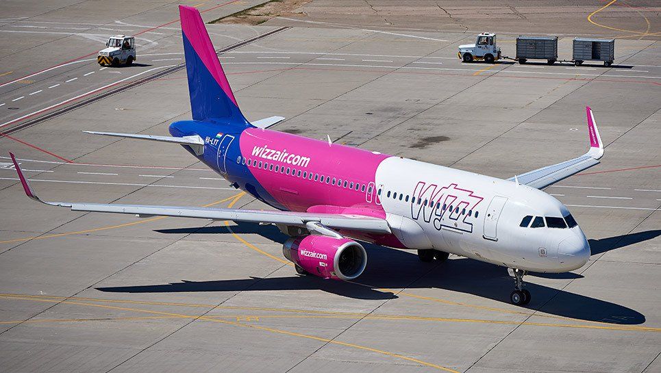 Самолет авиакомпании Wizz Air совершил вынужденную посадку в румынской столице.
