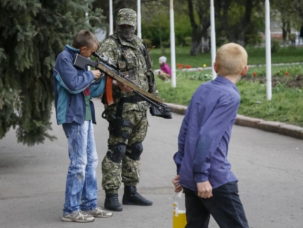 Potrivit lui Ponomarev, victime sunt și în rândul „formațiunilor de autoapărare” (milițiile separatiste), fără a indica însă numărul acestora, scrie Mediafax.