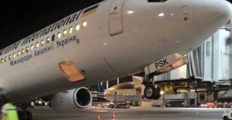 Украинский самолет «встал на дыбы» в аэропорту Тель-Авива.