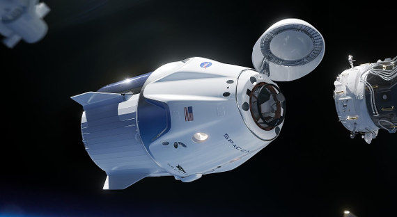 Американский космический грузовик Dragon состыковался с МКС.