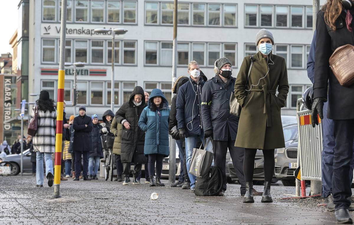 Швеция объявила пандемию законченной на уровне антиковидных запретов.