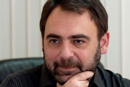 "Действующая власть – мертвец. Но кто именно прочитает некролог на ее могиле — неизвестно".