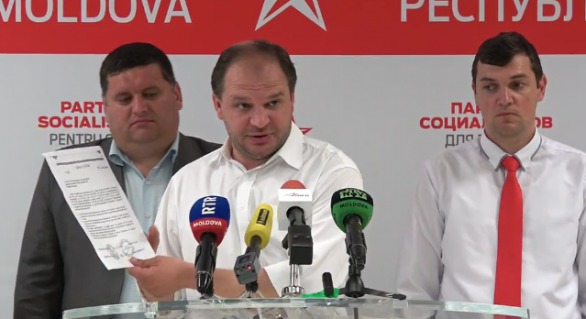 Astfel, 17 consilieri municipali socialiști au semnat pentru convocarea ședinței CMC pentru mâine, 6 iunie, cu începere de la ora 10:00. 