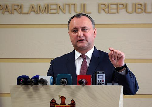 Додон выступил с докладом о политической обстановке в Молдове и о последствиях подписания Соглашения об ассоциации с ЕС.