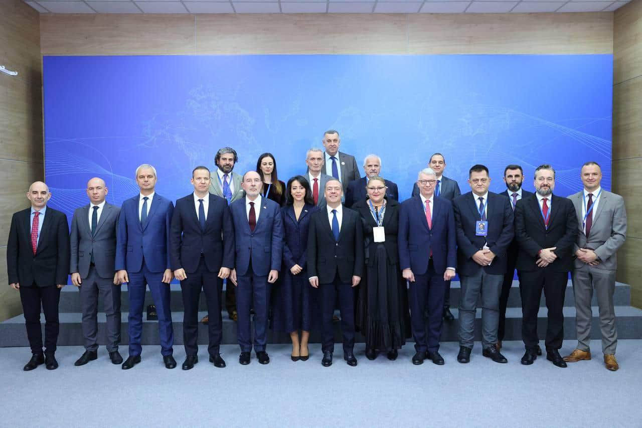 Șoșoacă s-a lăudat cu un compliment primit de la Medvedev la Soci.