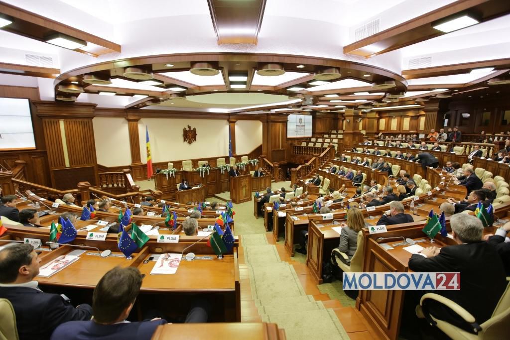 Astfel, reiese că de la BEM se fură practic de la fondare.