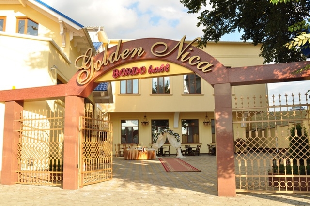 Directorul restaurantului „Golden Nica” a fost reţinut astăzi de procurori, pentru 72 de ore.