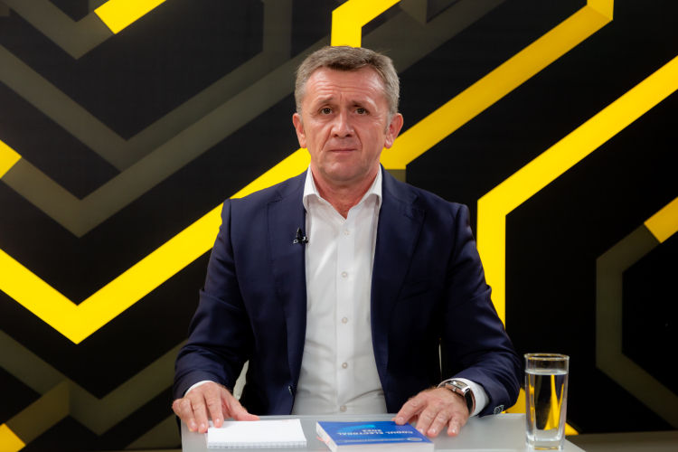 Чокан: Все политические лагеря уже ведут предвыборную кампанию по вопросу референдума.