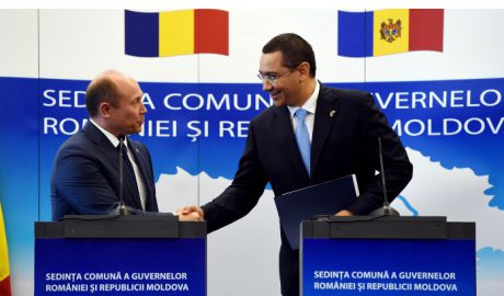 Salvarea autorităţilor moldovene a venit de peste Prut, guvernul de la Bucureşti anunţând că este gata să acorde acestora 150 de milioane de euro.