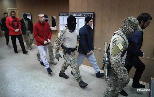 По словам Денисовой, в тексте документа "статус украинских военнопленных" не указывается, а есть только понятие "моряки".