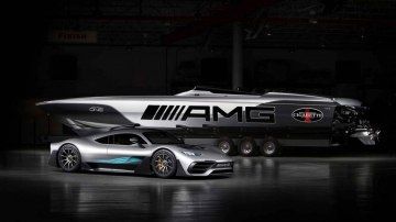 Mercedes-AMG анонсировал премьеру новой суперлодки.