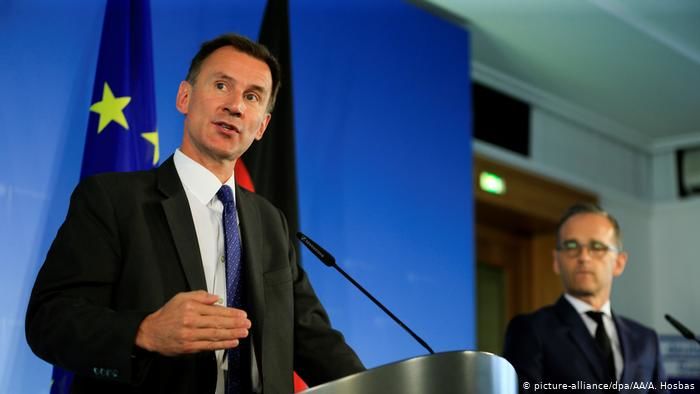 Глава МИД Британии призвал не отказываться от идеи Brexit без сделки.