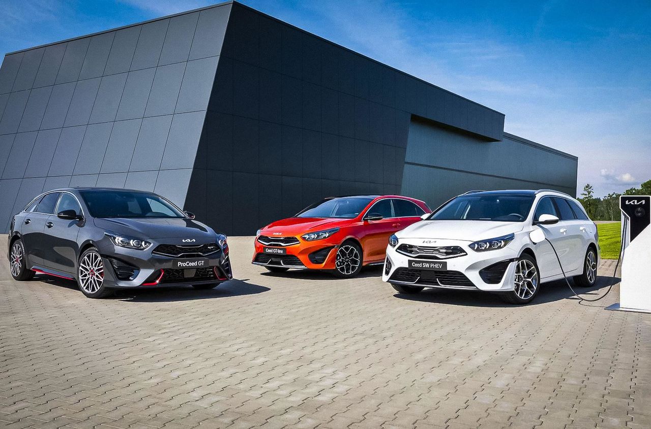 Kia рассекретила обновленное семейство Ceed.