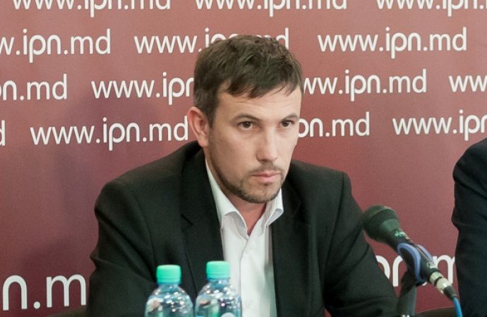 Ион Штефэницэ официально вышел из фракции НЕПМ в Мунсовете.
