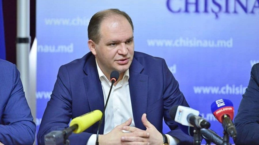 Чебан: Прошу МВД обеспечить некоторые улицы двусторонними полосами для общественного транспорта.