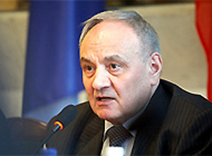 Nicolae Timofti, a adresat astăzi un mesaj de felicitare cu ocazia Zilei Constituţiei.