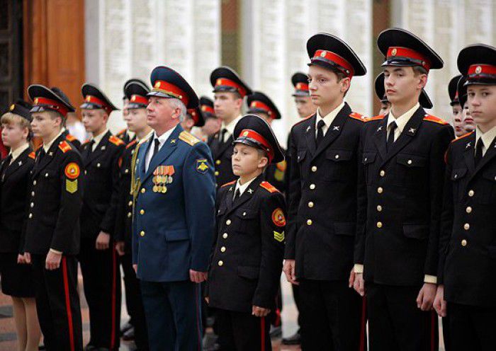Evghenii Șevciuk a semnat un decret prin care a fost creată școala de cadețiîncă la 15 ianuarie 2015. Foto: topwar.ru