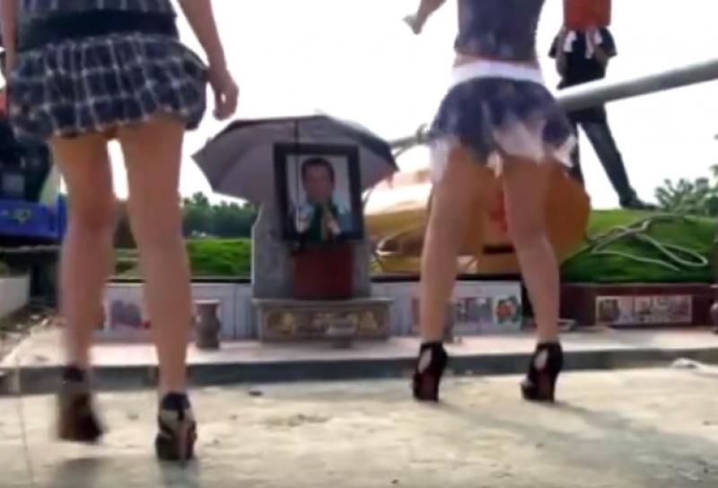 China declară război show-urilor erotice la înmormântări. Foto: digi24.ro