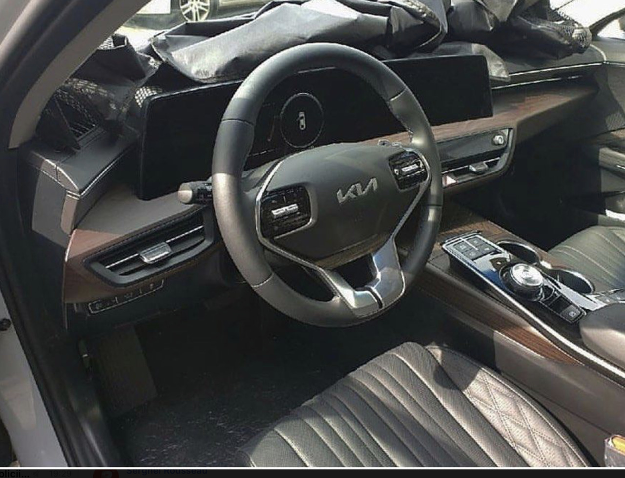 Обнародованы фото интерьера новой модели KIA K8.