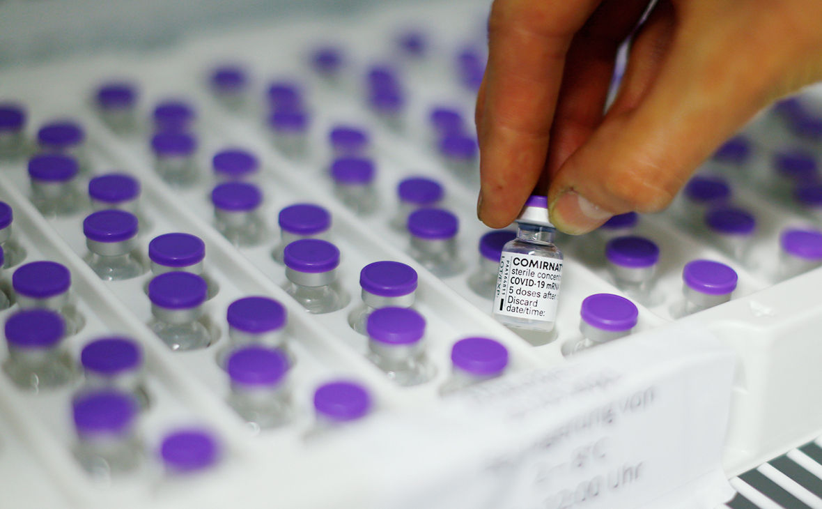 Pfizer подал в суд на Польшу, которая не заплатила за вакцины.