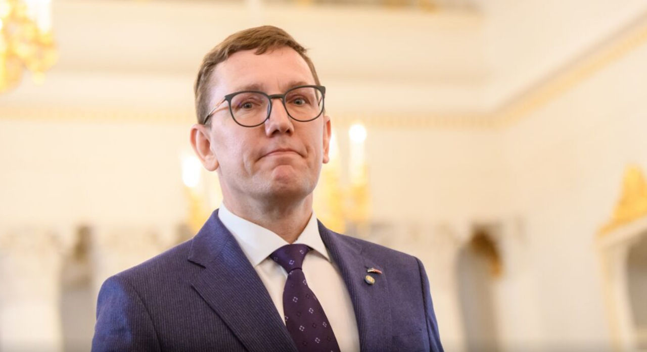 Новый премьер Эстонии объяснил меры по жесткой экономии потребностями безопасности.
