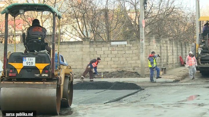 В столице впервые кладут асфальт, содержащий переработанный пластик. 