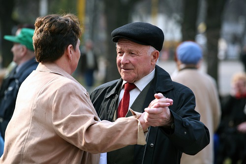 Согласно прогнозам экспертов, после 2015 года количество граждан преклонного возраста будет увеличиваться, и уже к 2050 возраст большинства молдаван будет превышать 60 лет.