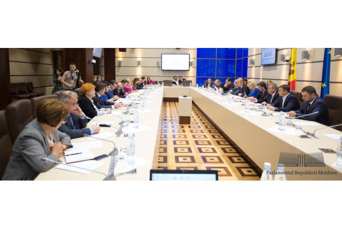 Парламент осуществляет мониторинг процесса реализации Соглашения об ассоциации.