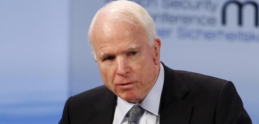 John McCain, dezamăgit de decizia lui Dodon de a interzice militarilor să plece în Ucraina
