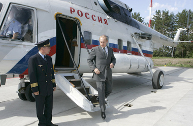 Путин едва не разбился на вертолете. 