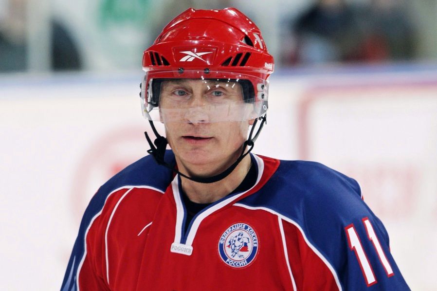 Echipa lui Putin, formată din foşti jucători din NHL şi alte câteva staruri.