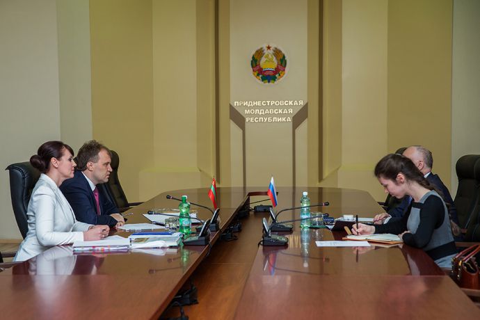 Лидер непризнанной ПМР Евгений Шевчук принял Чрезвычайного и Полномочного Посла РФ в Республике Молдова Фарита Мухаметшина.