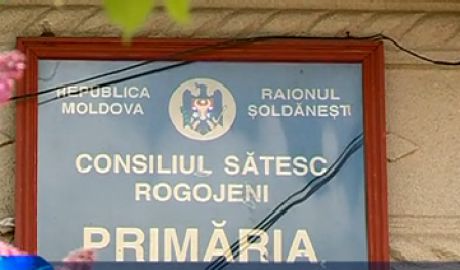 Pe lista celor datornici se regăsesc însă şi persoane plecate de ani buni peste hotare sau chiar trecute la cele veşnice. Foto: jurnal.md
