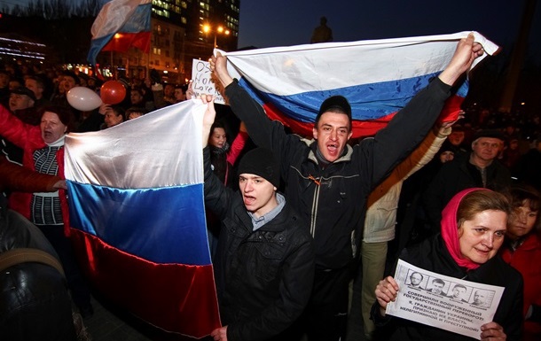 Пророссийский митинг в Донецке 13 марта. Фото: АР